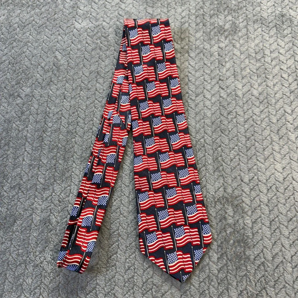 American Traditions Necktie Mens OS‎ Blue Red Flag Patriotic Silk 58.5in Vtg Tie